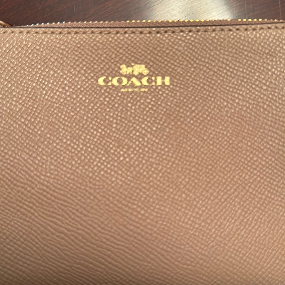 Coach beige wristlet NWOTS! - Picture 4 of 5